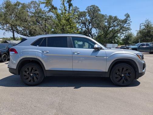 2025 Volkswagen Atlas Cross Sport 2.0T SE w/ Technology
