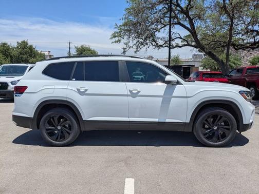 2023 Volkswagen Atlas 3.6 SE w/ Technology
