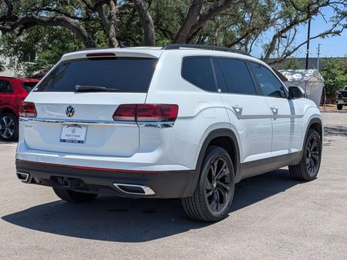 2023 Volkswagen Atlas 3.6 SE w/ Technology