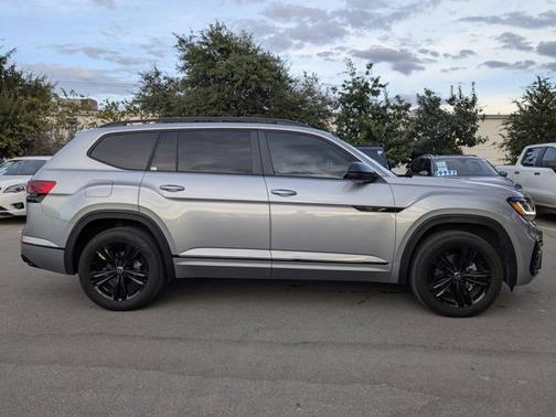 2022 Volkswagen Atlas 3.6 V6 SEL R-Line Black