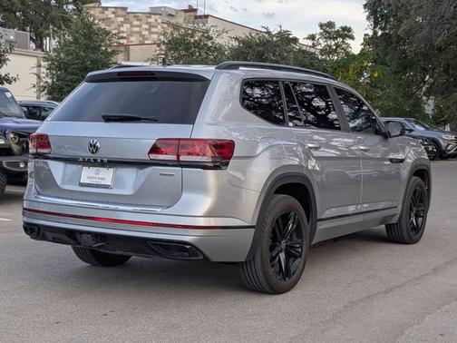 2022 Volkswagen Atlas 3.6 V6 SEL R-Line Black
