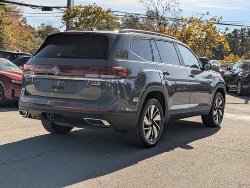 2025 Volkswagen Atlas 2.0T SE w/ Technology