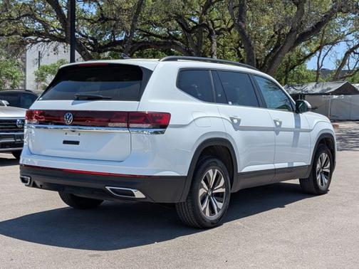 2024 Volkswagen Atlas 2.0T SE