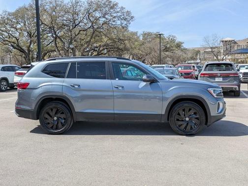 2024 Volkswagen Atlas 2.0T SE w/ Technology