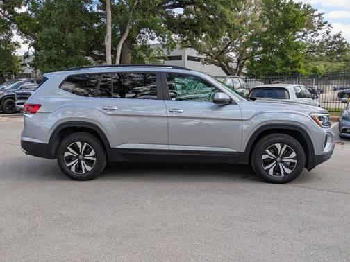 Silver Mist Metallic 2026 Volkswagen Atlas 2.0T SE
