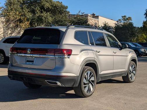 2024 Volkswagen Atlas 2.0T SE