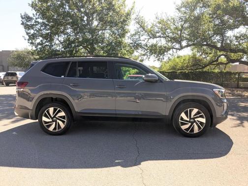Pure Gray 2026 Volkswagen Atlas 2.0T SE w/ Technology