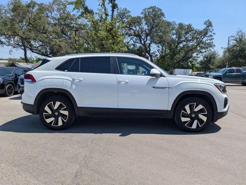 2025 Volkswagen Atlas Cross Sport 2.0T SE w/ Technology