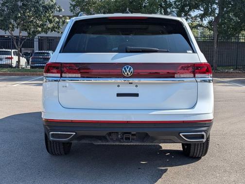 2025 Volkswagen Atlas 2.0T SE w/ Technology
