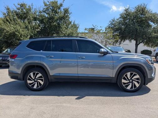 2024 Volkswagen Atlas 2.0T SE w/ Technology