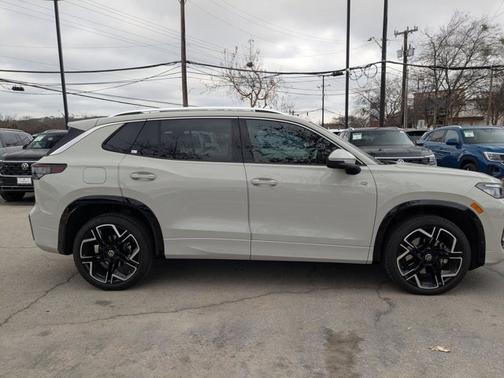 2025 Volkswagen Tiguan 2.0T SEL R-Line