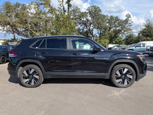 2025 Volkswagen Atlas Cross Sport 2.0T SE w/ Technology