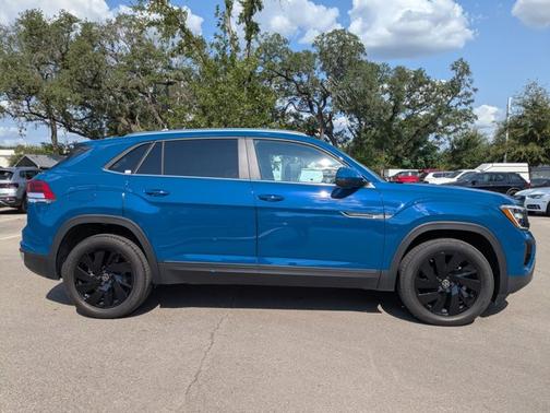 2025 Volkswagen Atlas Cross Sport 2.0T SE w/ Technology