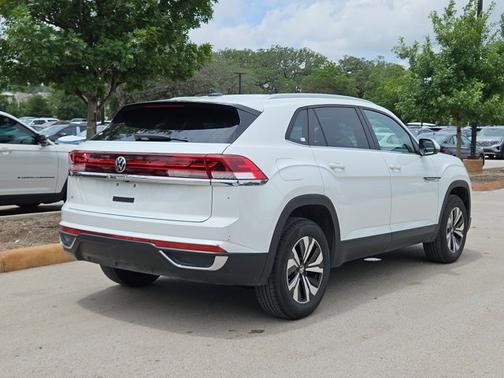 2025 Volkswagen Atlas Cross Sport 2.0T SE