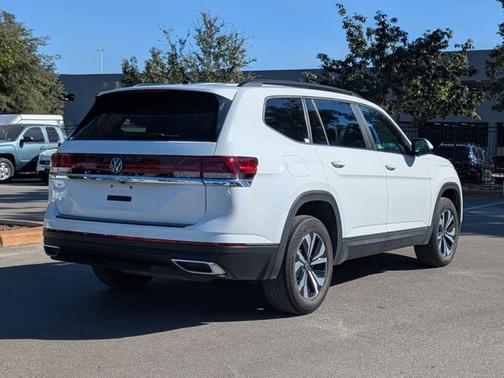 2024 Volkswagen Atlas 2.0T SE