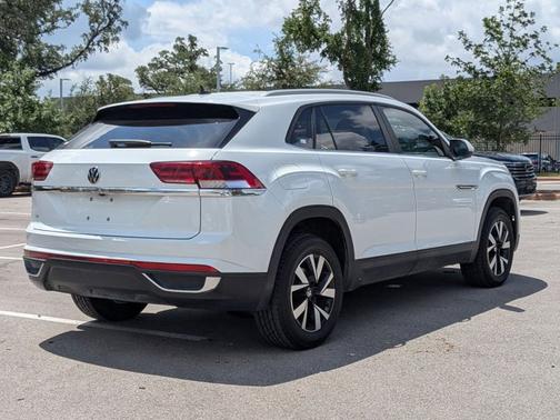 2022 Volkswagen Atlas Cross Sport 2.0T SE
