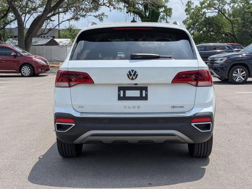 2024 Volkswagen Taos 1.5T SE