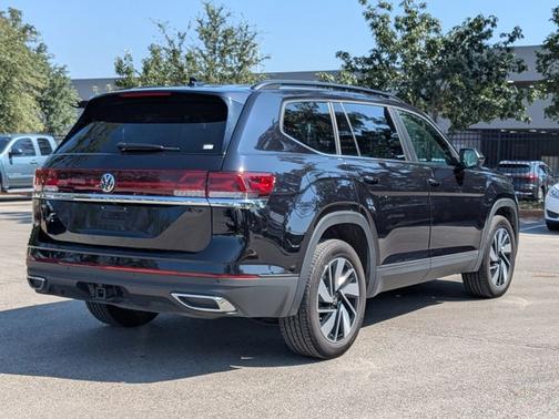 2025 Volkswagen Atlas 2.0T SE w/ Technology