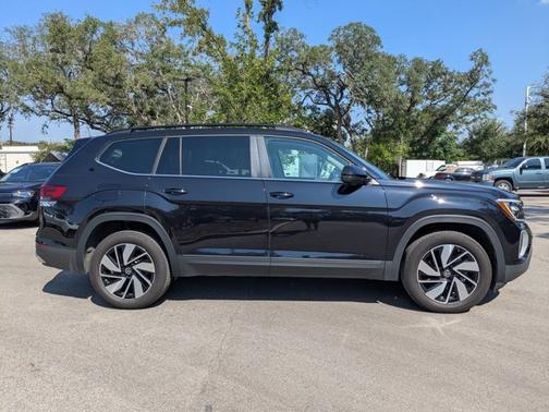 2025 Volkswagen Atlas 2.0T SE w/ Technology
