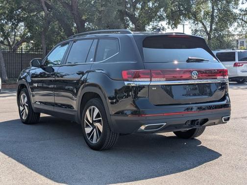 2025 Volkswagen Atlas 2.0T SE w/ Technology