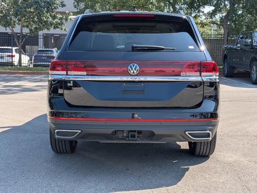 2025 Volkswagen Atlas 2.0T SE w/ Technology
