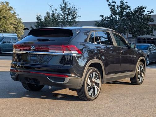 2025 Volkswagen Atlas Cross Sport 2.0T SE w/ Technology
