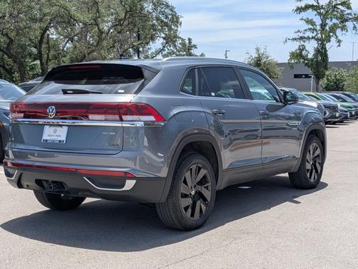 2025 Volkswagen Atlas Cross Sport 2.0T SE w/ Technology
