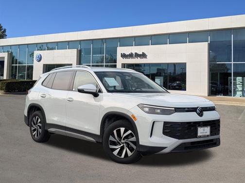 Pure White 2025 Volkswagen Tiguan 2.0T S