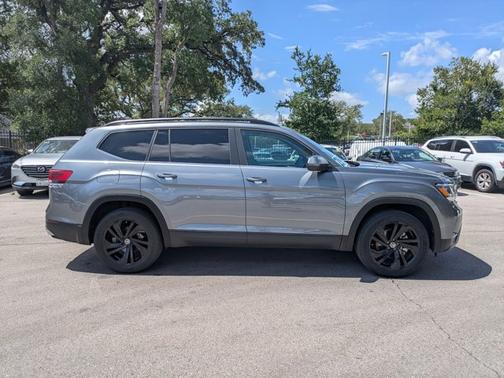 2022 Volkswagen Atlas 3.6 SE w/ Technology