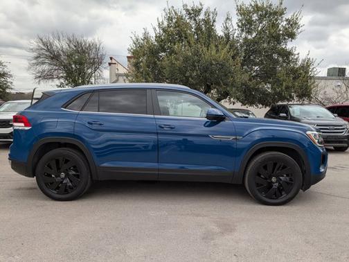 2025 Volkswagen Atlas Cross Sport 2.0T SE w/ Technology