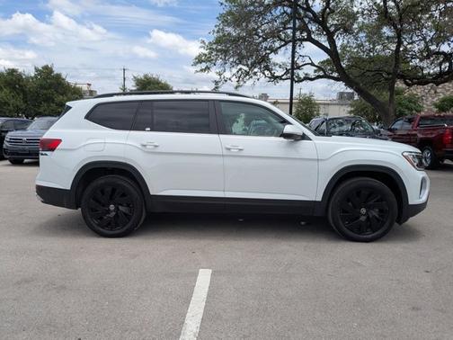 2025 Volkswagen Atlas 2.0T SE w/ Technology