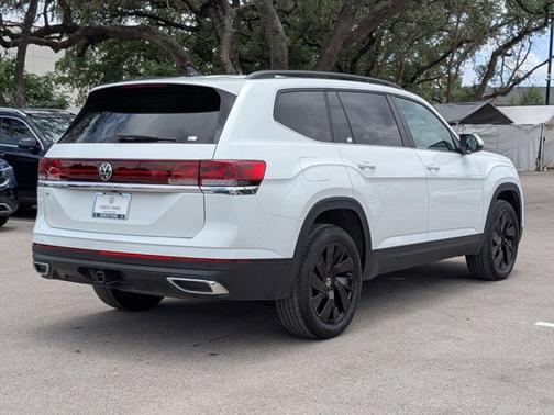 2025 Volkswagen Atlas 2.0T SE w/ Technology