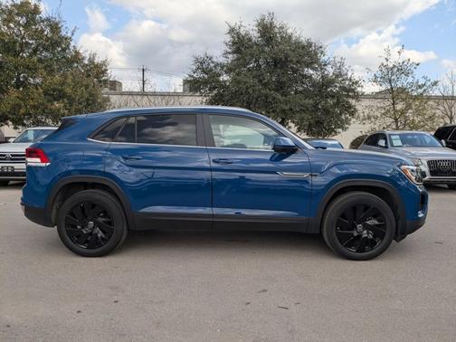 2025 Volkswagen Atlas Cross Sport 2.0T SE w/ Technology