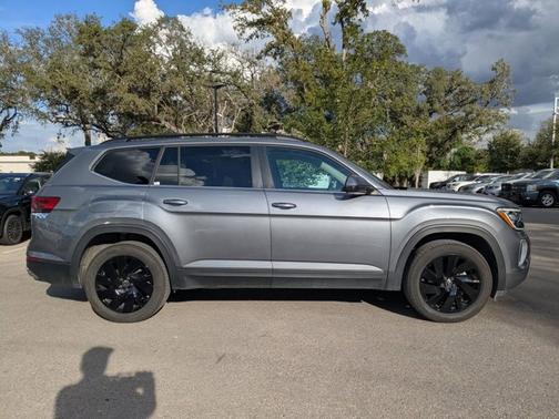 2025 Volkswagen Atlas 2.0T SE w/ Technology