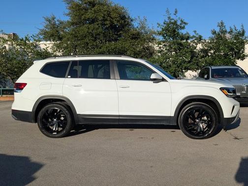 2022 Volkswagen Atlas 3.6 SE w/ Technology