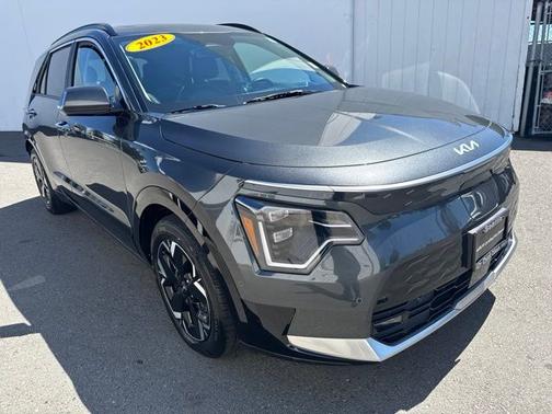 Graphite Gray 2023 Kia Niro EV Wave