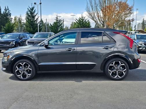 Graphite Gray 2023 Kia Niro SX Touring
