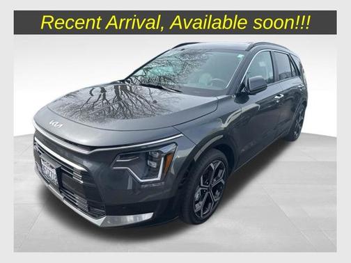 Graphite Gray 2023 Kia Niro SX Touring