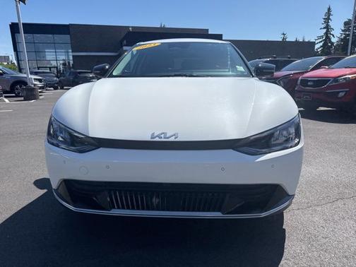 Snow White Pearl 2023 Kia EV6 Wind