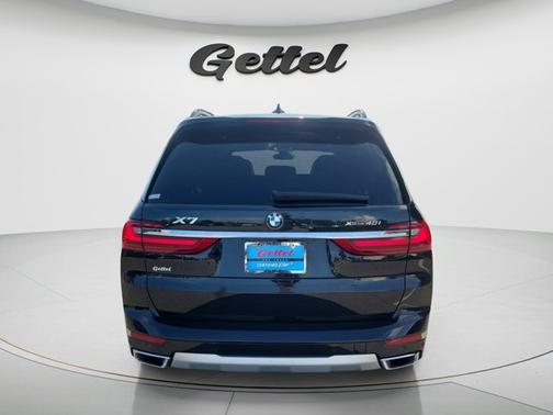 Black Sapphire Metallic 2021 BMW X7 xDrive40i