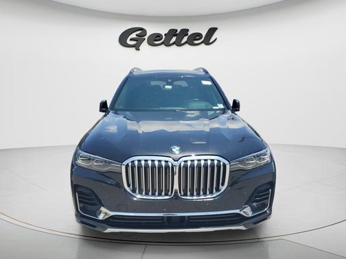 Black Sapphire Metallic 2021 BMW X7 xDrive40i