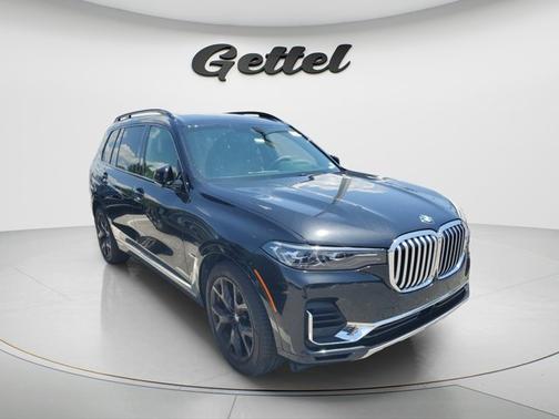 Black Sapphire Metallic 2021 BMW X7 xDrive40i