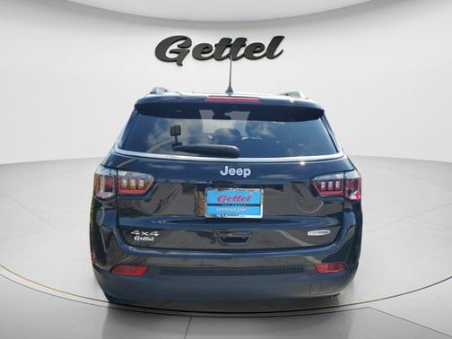 Diamond Black Crystal Pearlcoat 2024 Jeep Compass Latitude