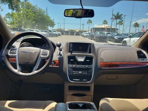 2015 Chrysler Town & Country Touring