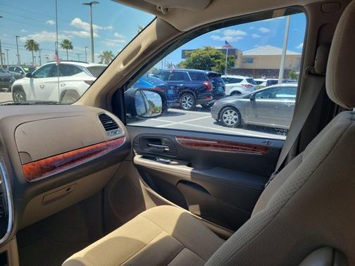 2015 Chrysler Town & Country Touring