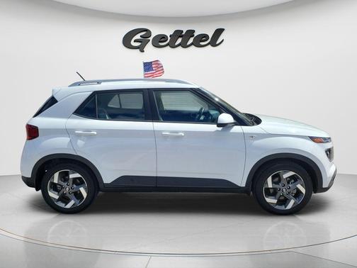 2023 Hyundai VENUE SEL