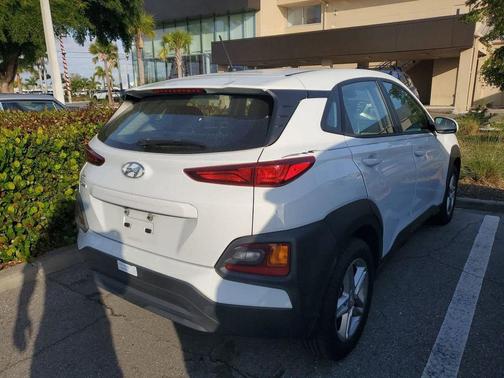 2021 Hyundai KONA SE