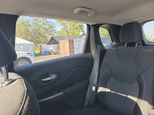 2020 Jeep Cherokee Latitude