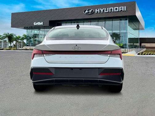 2025 Hyundai ELANTRA SEL