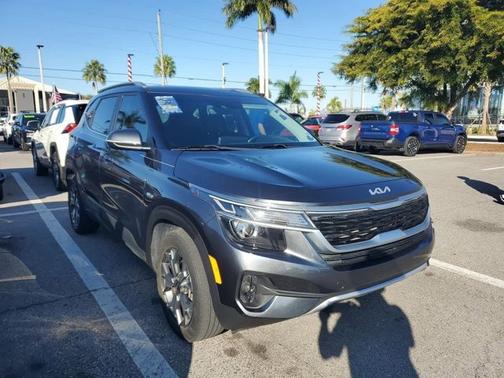 2023 Kia Seltos EX